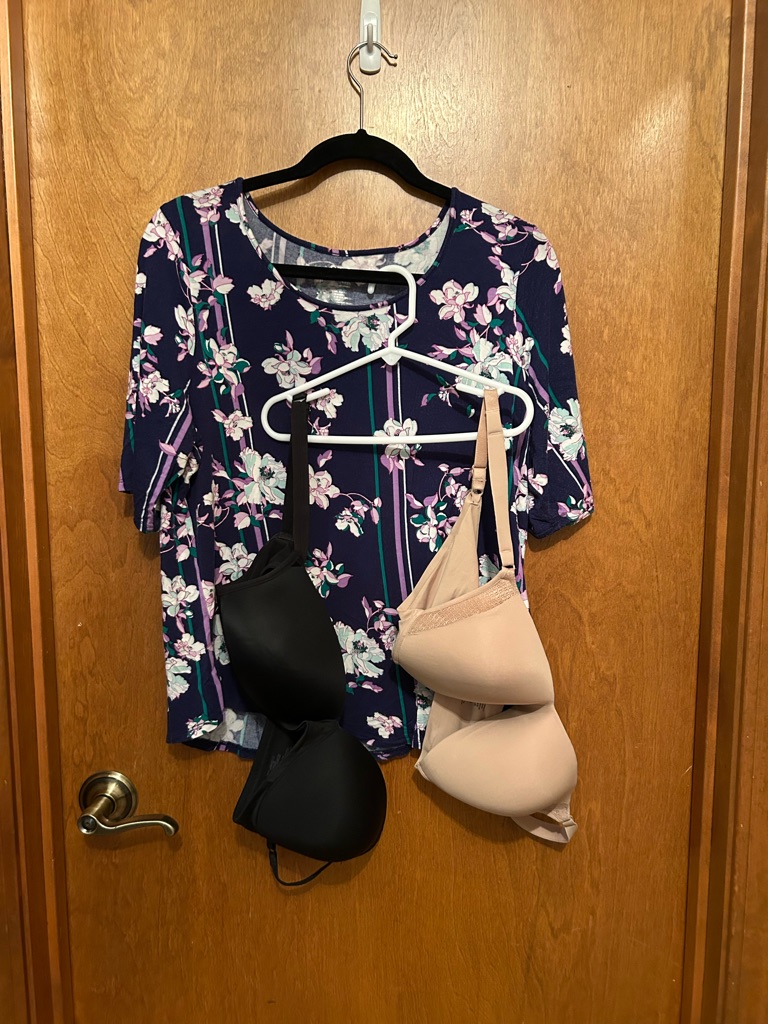 3 Pack! Apt. 9 Navy Floral Top Size Pxl And 2 Warner Padded B Cup Padded Bras